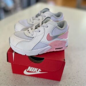 Nike air max White & Pink Kids Air-Style Sneaker